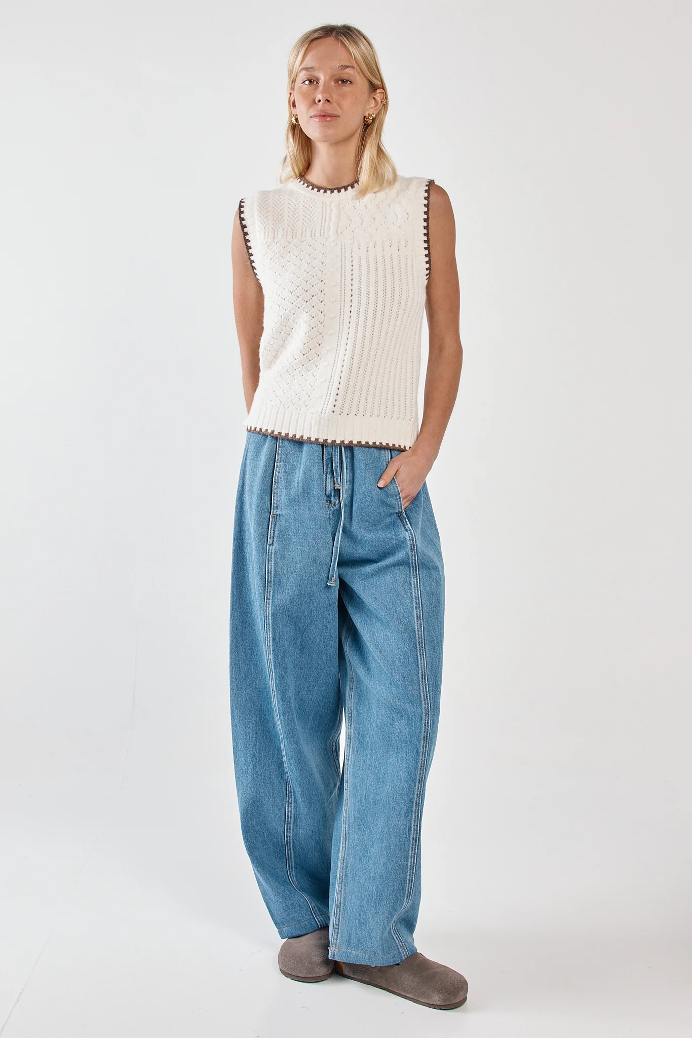 Aveline Barrel Leg Jean