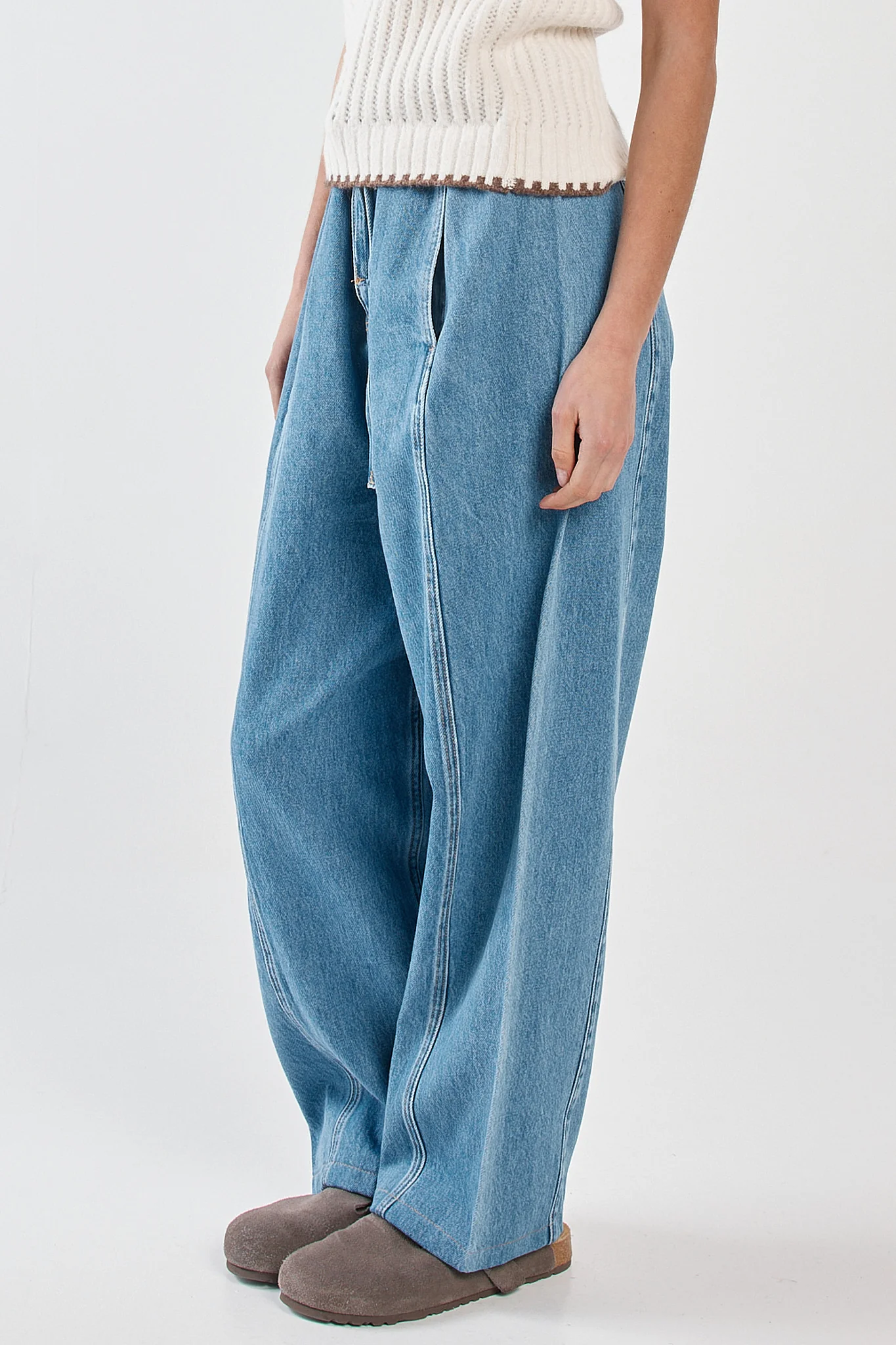 Aveline Barrel Leg Jean - Image 2